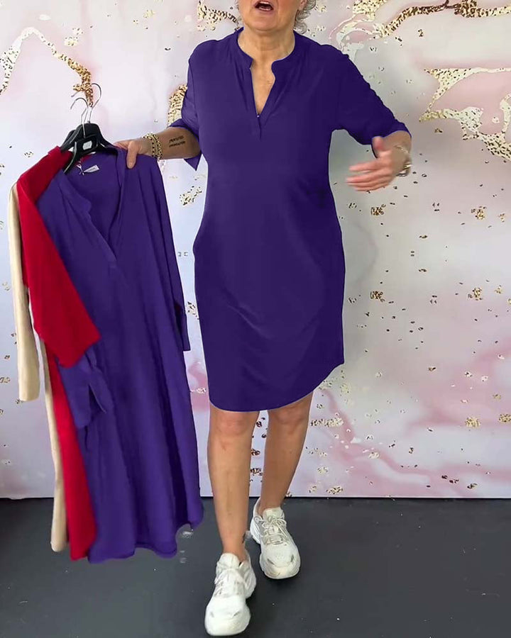 Robe à couleur unie et col en V