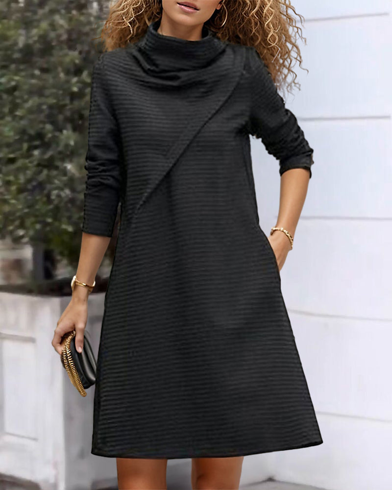 Robe couture à poche et col montant