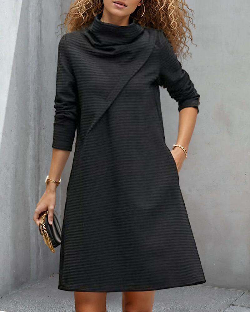 Robe couture à poche et col montant
