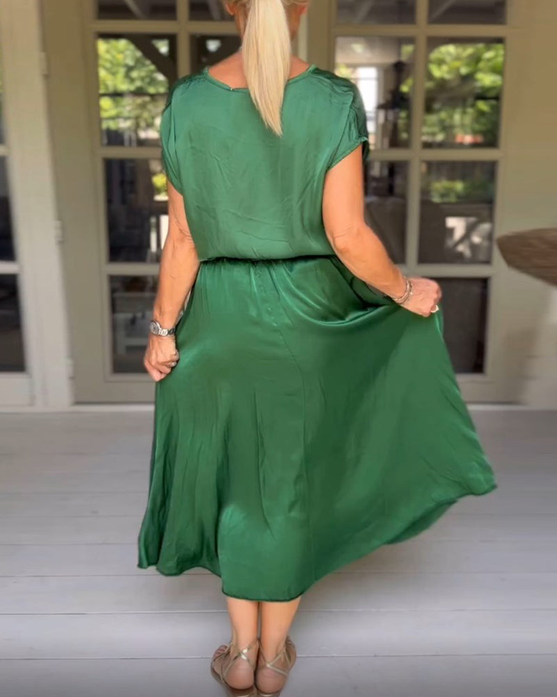 Robe verte à col élégant (ceinture non incluse)