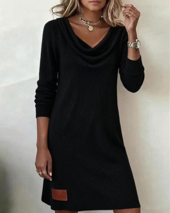 Robe Droite À Manches Longues Et Col Montant