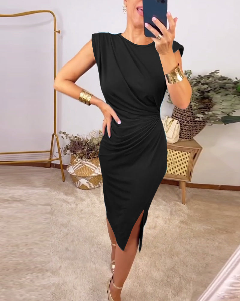 Robe couleur unie fendue plissée sans manches