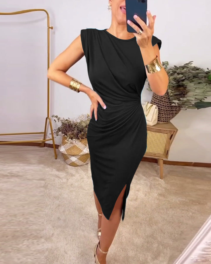 Robe couleur unie fendue plissée sans manches