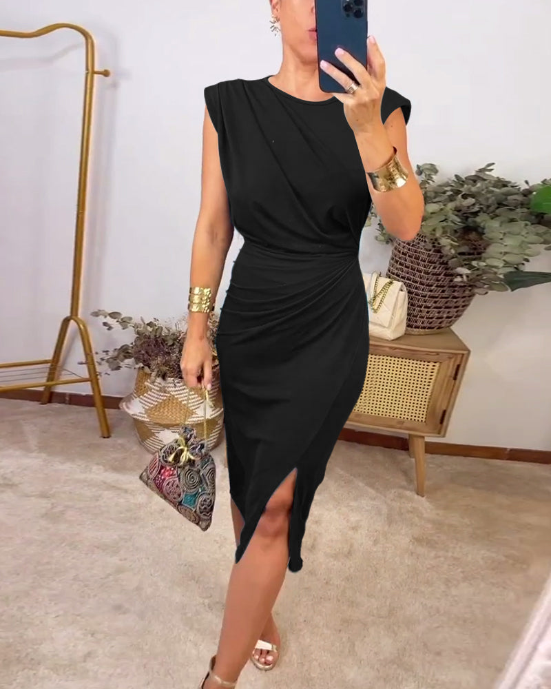 Robe couleur unie fendue plissée sans manches