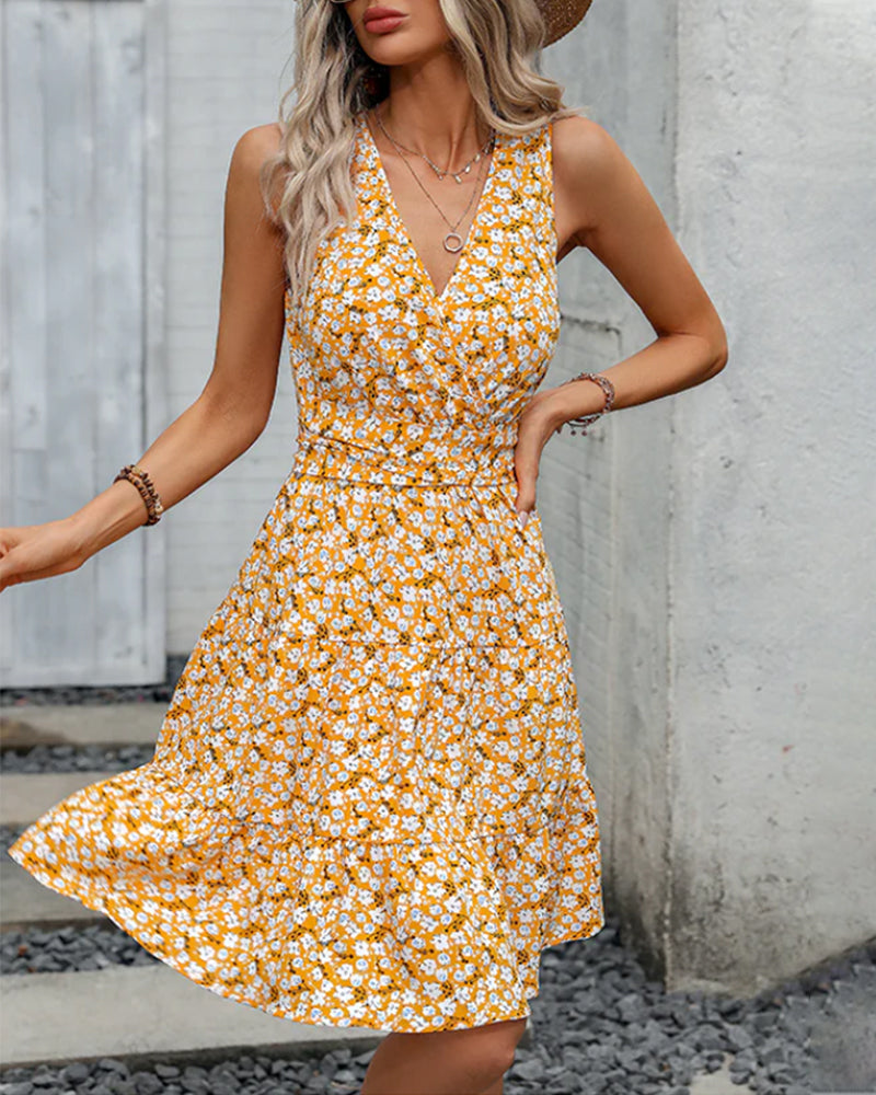 Robe trapèze à fleurs et encolure en V
