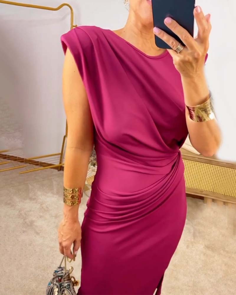 Robe couleur unie fendue plissée sans manches