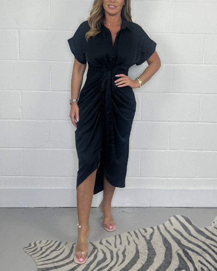 Élégante robe plissée à col chemise