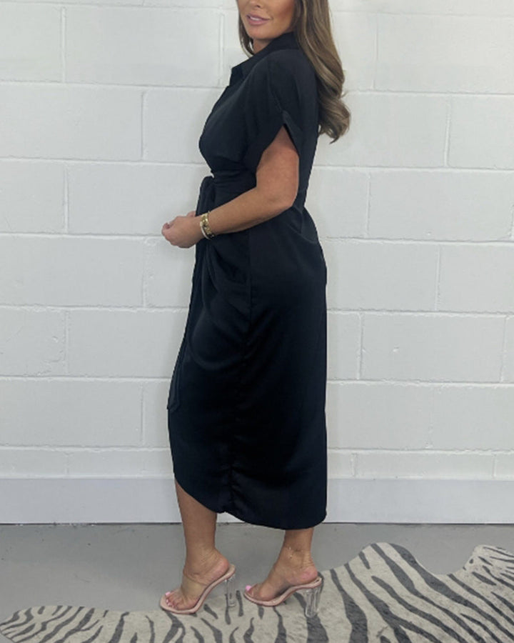 Élégante robe plissée à col chemise