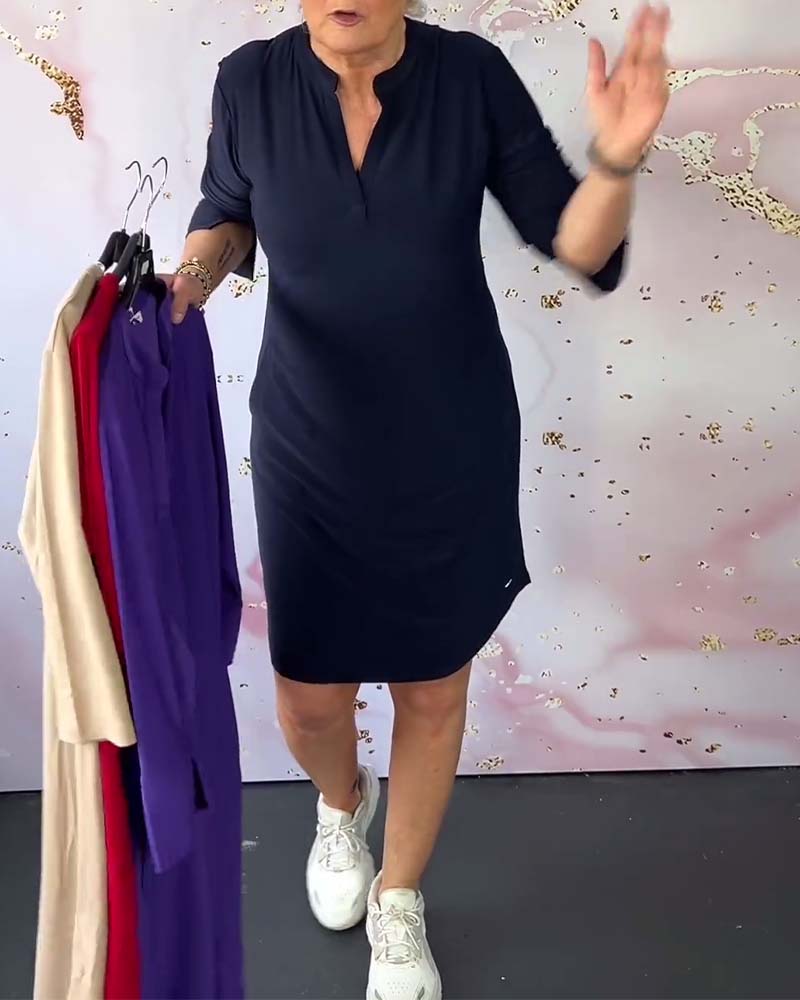 Robe à couleur unie et col en V