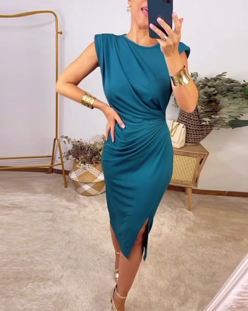 Robe couleur unie fendue plissée sans manches