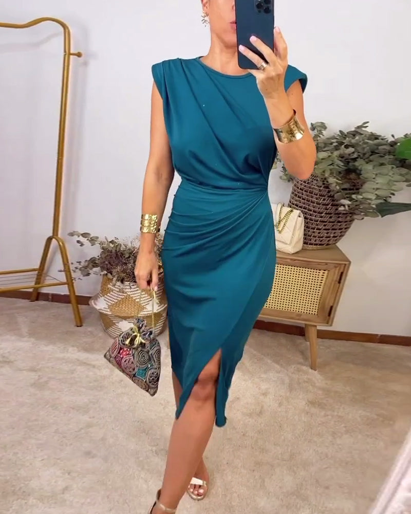 Robe couleur unie fendue plissée sans manches
