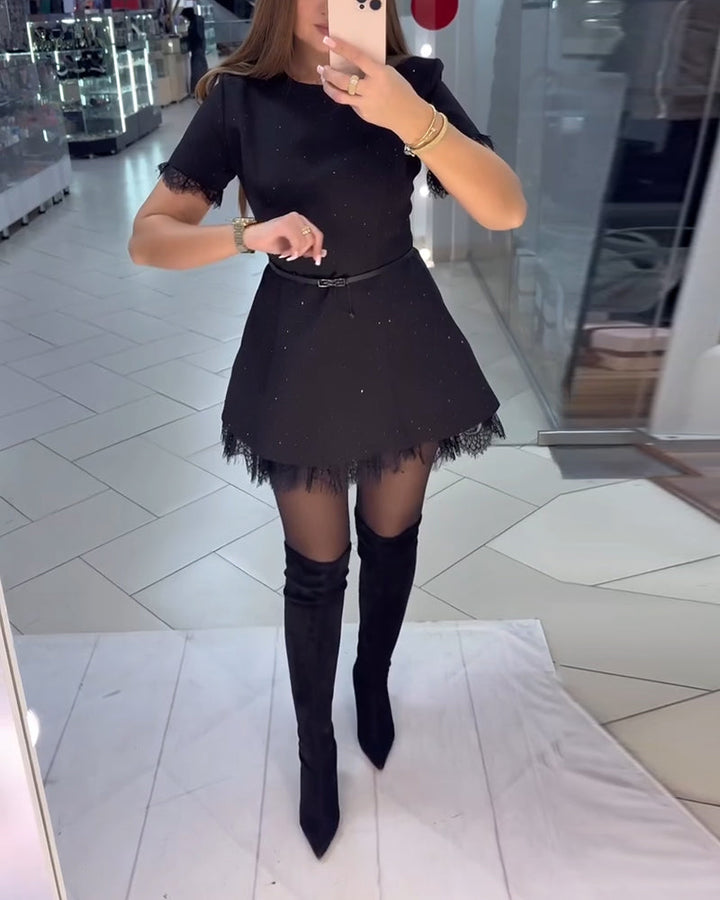 Robe En Dentelle Scintillante À Manches Courtes Et Coupe A