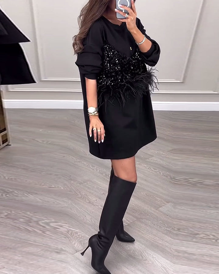 Robe tendance en patchwork de plumes et de paillettes de couleur unie