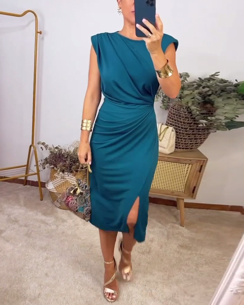 Robe couleur unie fendue plissée sans manches